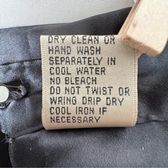 Liz Claiborne Drop Waisted Pleated Skirt Black Liquid Satin Goth Girl Neutral 10 - Picture 9 of 10